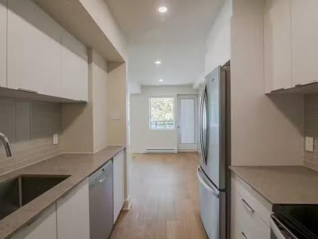 Condo for rent in Mont-royal, Quebec