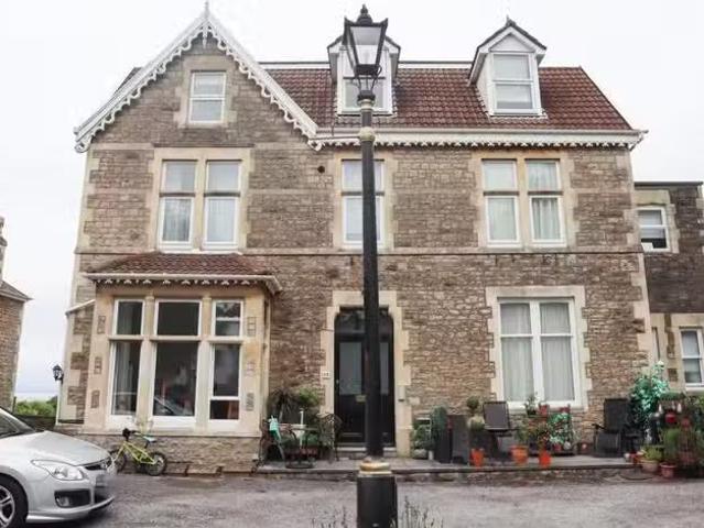 Apartment for rent in Brondesbury, Greater London
