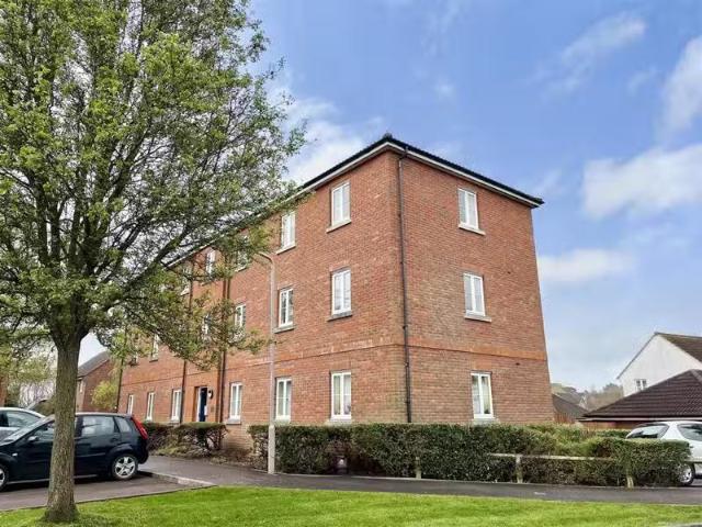 Apartment for rent in South Chingford, Highams Park