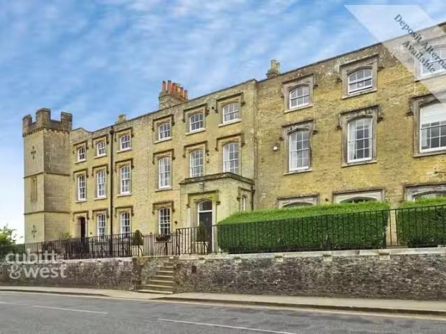 Apartment for rent in Littlecote, West Sussex