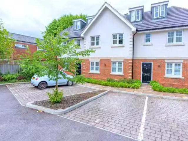 Apartment for rent in Cove, Rushmoor