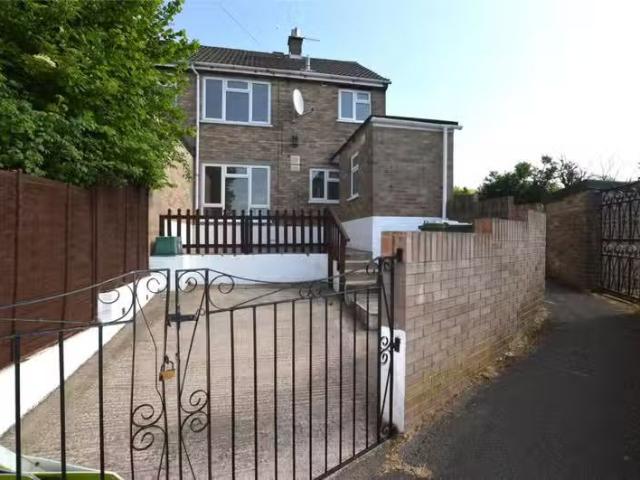 House for rent in Green Close, Warwickshire