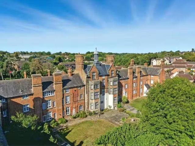 House for rent in The Close, Hampshire