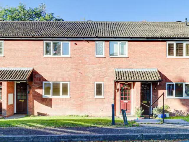 House for rent in Hatching Green, Five Acres
