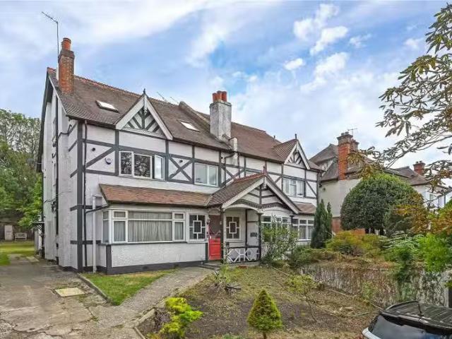 Apartment for rent in London Borough of Croydon, Purley