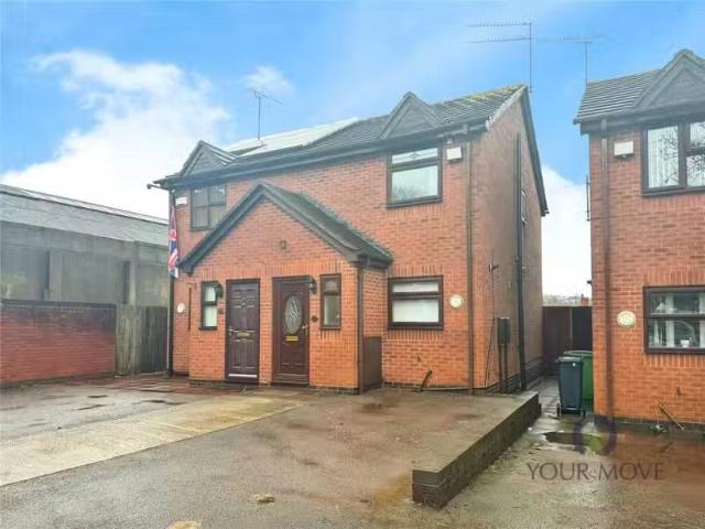 House for rent in Dixons Green, West Midlands