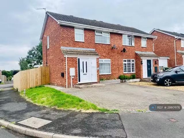 House for rent in Green Close, Warwickshire