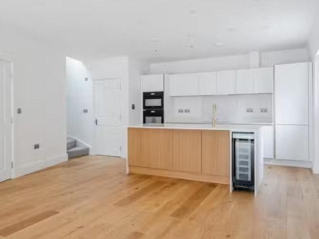 House for rent in Red Hill, Surrey