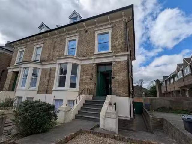 House for rent in Clarendon, Ash