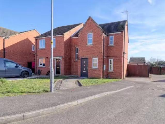 House for rent in Berrylands, Greater London