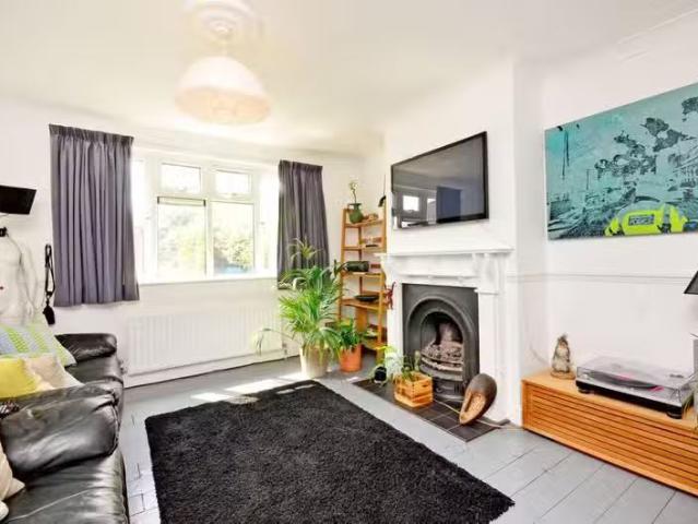 House for rent in Chapel End, Highams Park