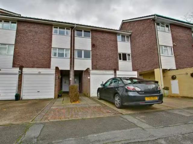 House for rent in Elmstead, Greater London