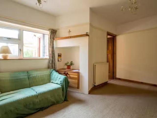 House for rent in Merrow, Guildford
