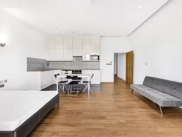 Apartment for rent in Wimbledon Park, Greater London