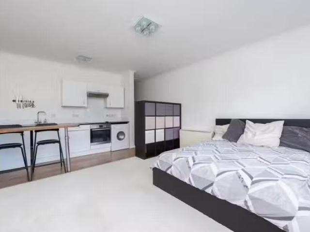 Apartment for rent in Cove, Rushmoor