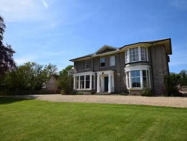Apartment for rent in Chelmondiston, Suffolk