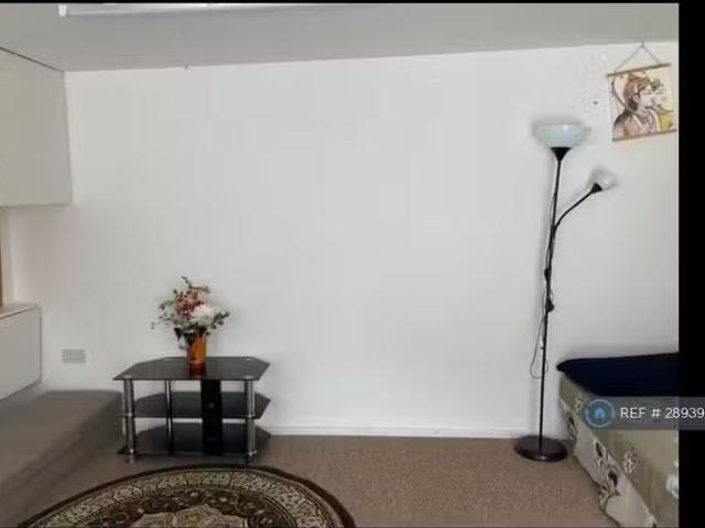 House for rent in Burnt Oak, Greater London