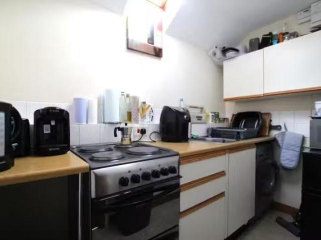 House for rent in Commercial End, Barway
