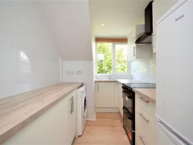 Apartment for rent in The Galleries, Navestock Side