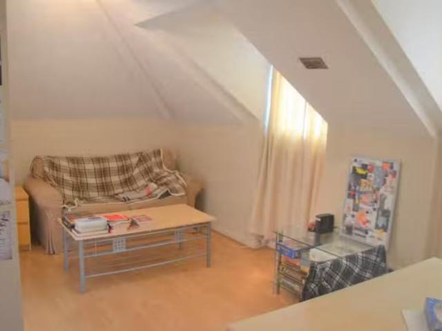 Apartment for rent in Wrenthorpe, West Yorkshire
