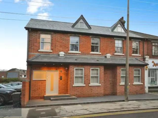 Apartment for rent in The Galleries, Navestock Side