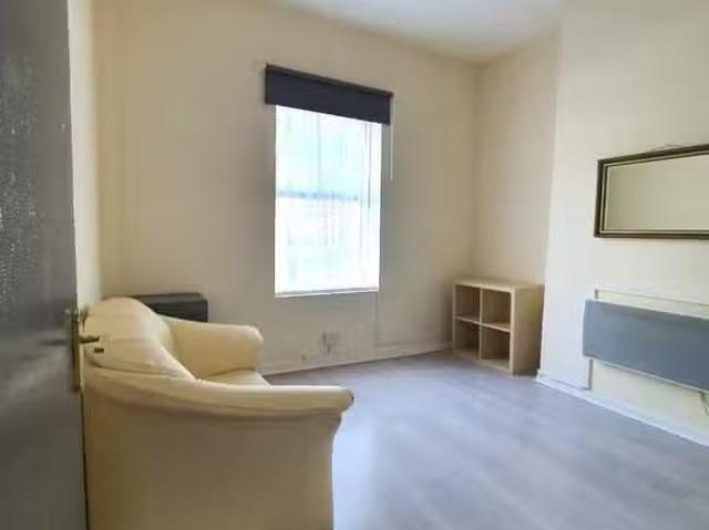 House for rent in Plasnewydd, Falcon Lodge