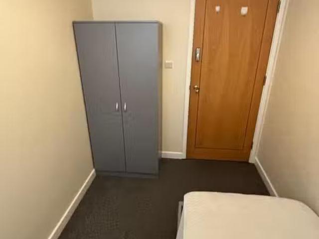 House for rent in Pengam Green, Falcon Lodge