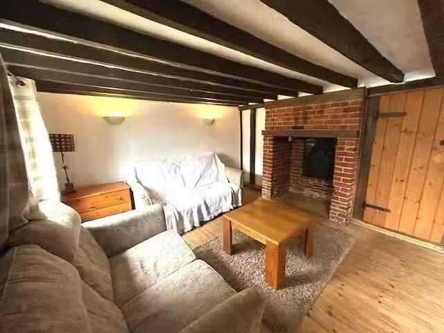 House for rent in Elmstead, Dale Hill