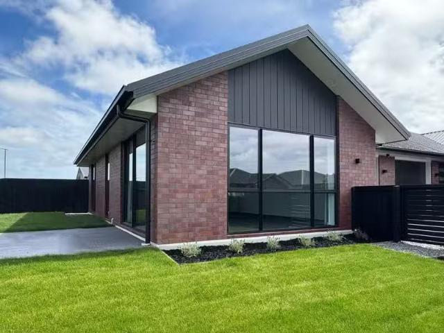 House for rent in Chaslands, Canterbury