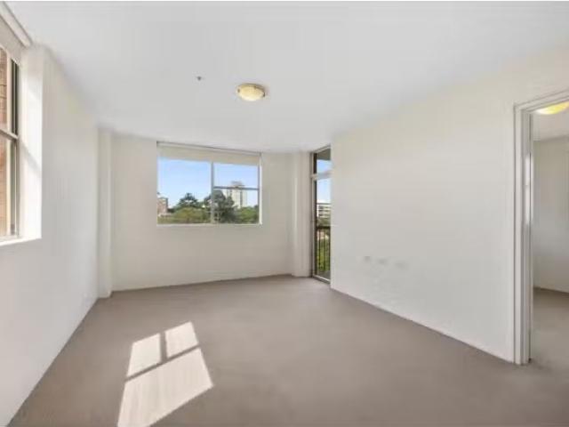 Apartment for rent in Lower North Shore, Sydney