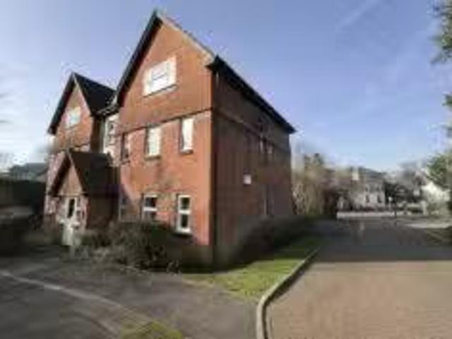 Apartment for rent in Heol-las, Surrey