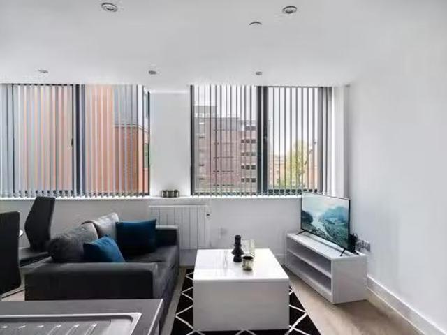 Apartment for rent in Gorse Hill, Trafford Park