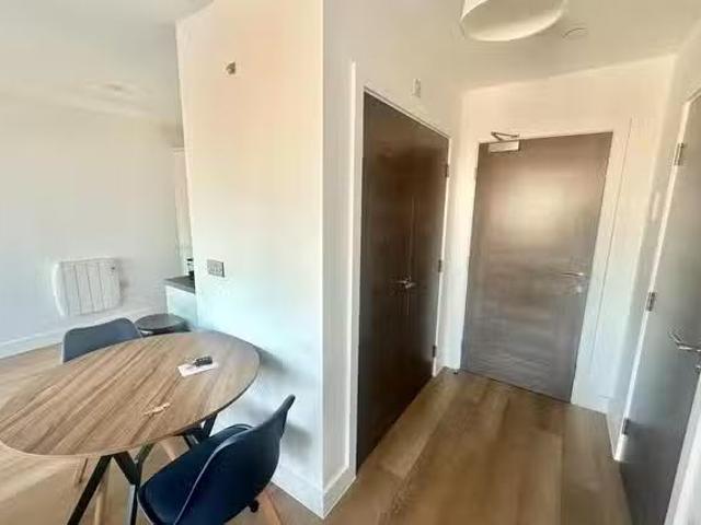 Apartment for rent in Gorse Hill, Trafford Park