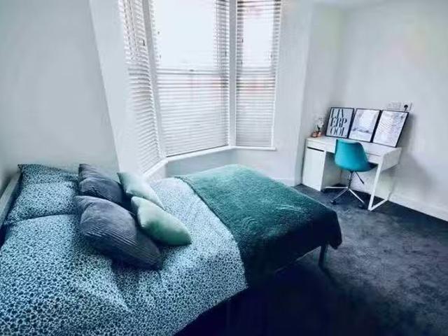 Apartment for rent in Kensington, Calderstones