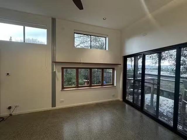 House for rent in Wollongong West, New South Wales