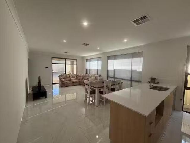 House for rent in Success, Western Australia
