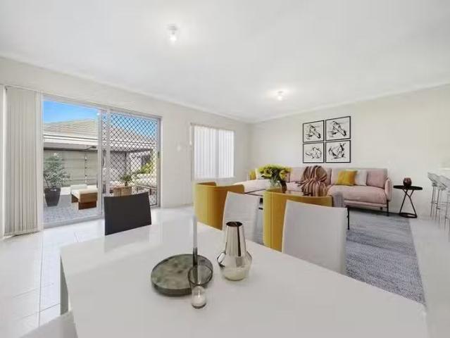 House for rent in Banksia Grove, Western Australia