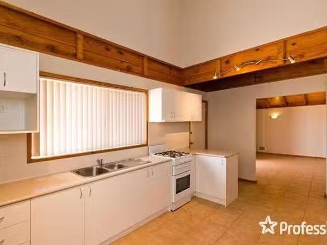 House for rent in Seville Grove, Western Australia