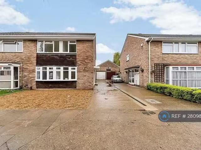 House for rent in London Borough of Merton, Mitcham