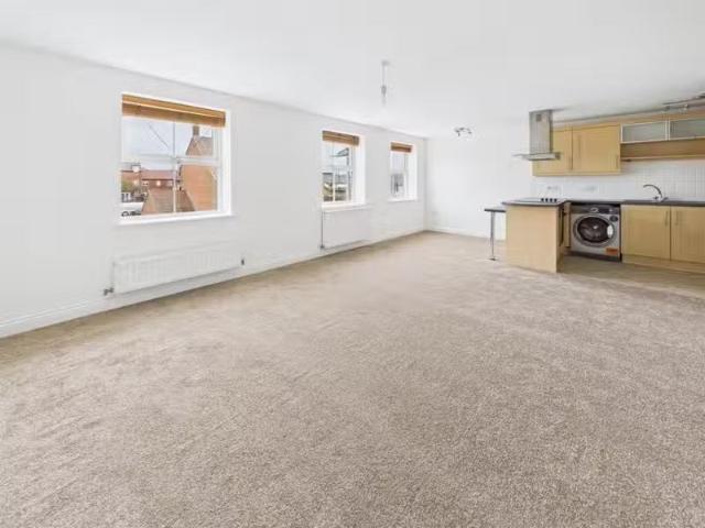 Apartment for rent in London Borough of Croydon, Sanderstead