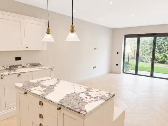 Apartment for rent in Blackhills, Surrey