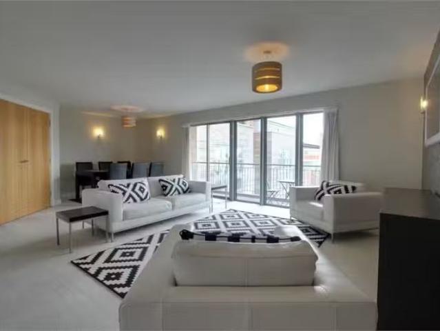 Apartment for rent in Hawley, Monks Orchard