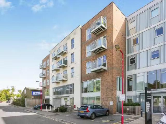 House for rent in Merrow, Guildford