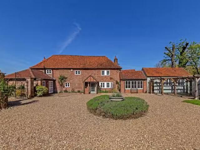 House for rent in Five Acres, Hertfordshire