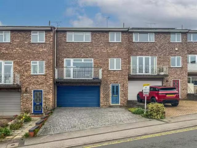 House for rent in Woodloes Park, Green Close