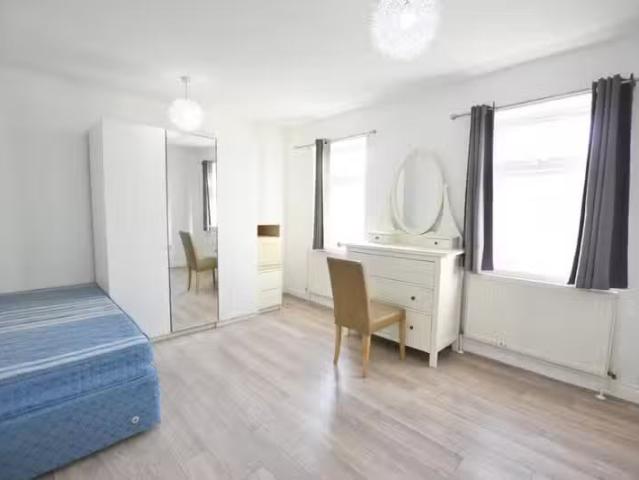 House for rent in Maryland, Greater London