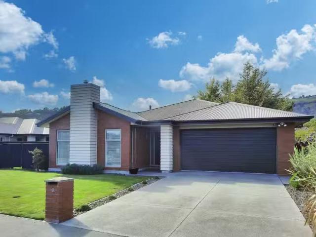 House for rent in Chaslands, Canterbury