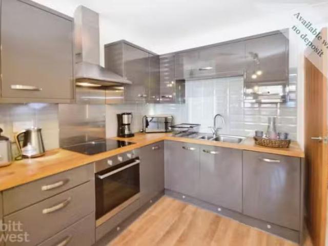Apartment for rent in Peacehaven, Iford
