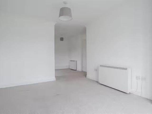 Apartment for rent in Charlesworth, East Midlands