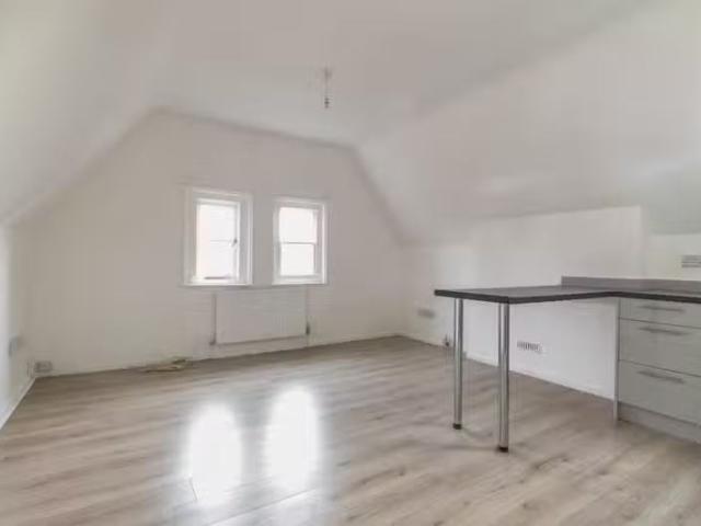 Apartment for rent in St Albans, Five Acres